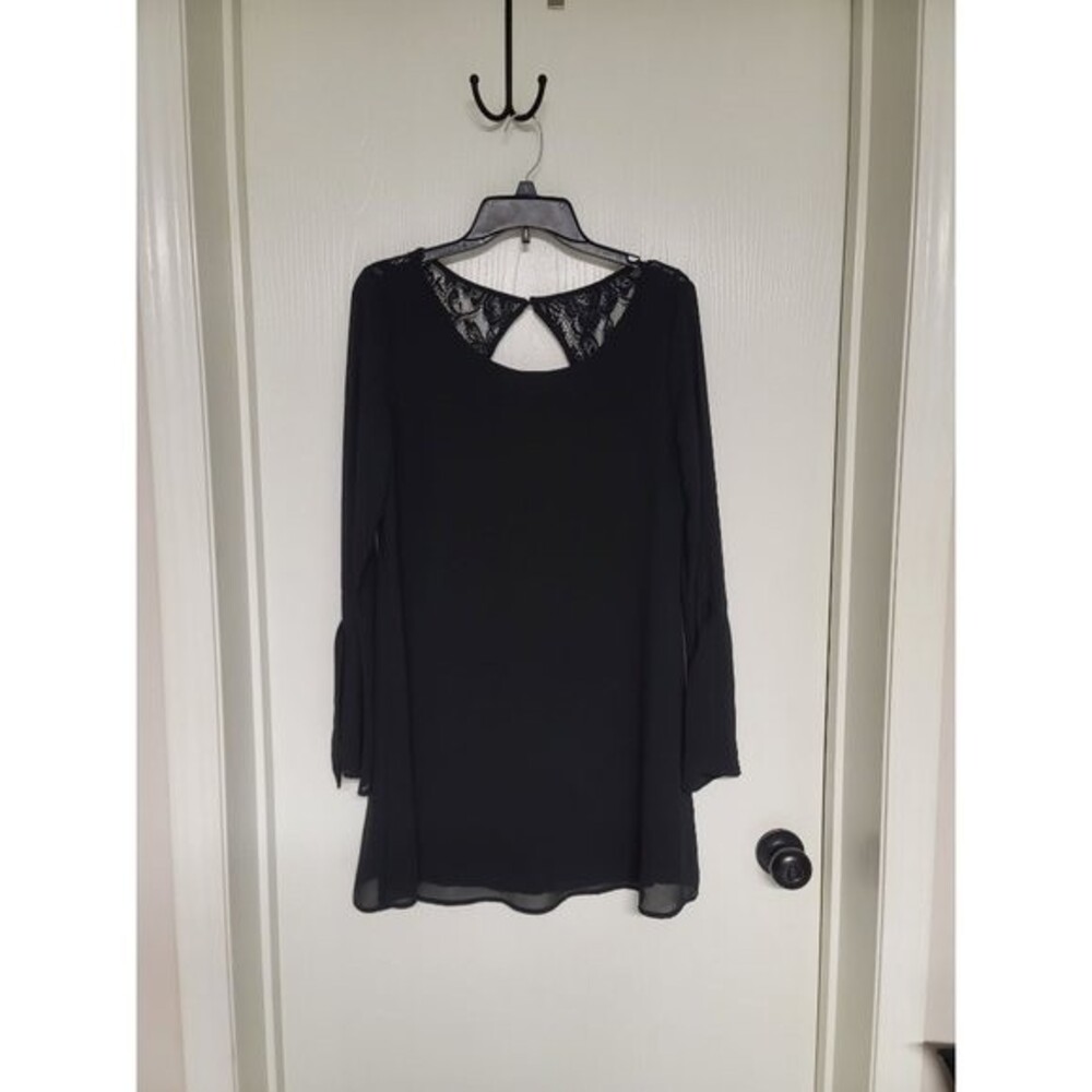 womens black lace back long sleeve Speechless dress - size L